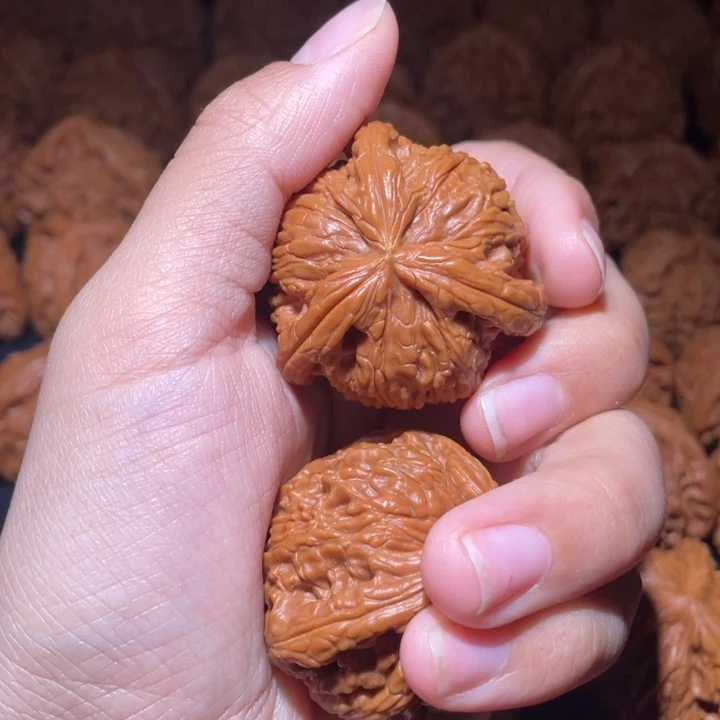 用***9桃核吊坠小妹三棱