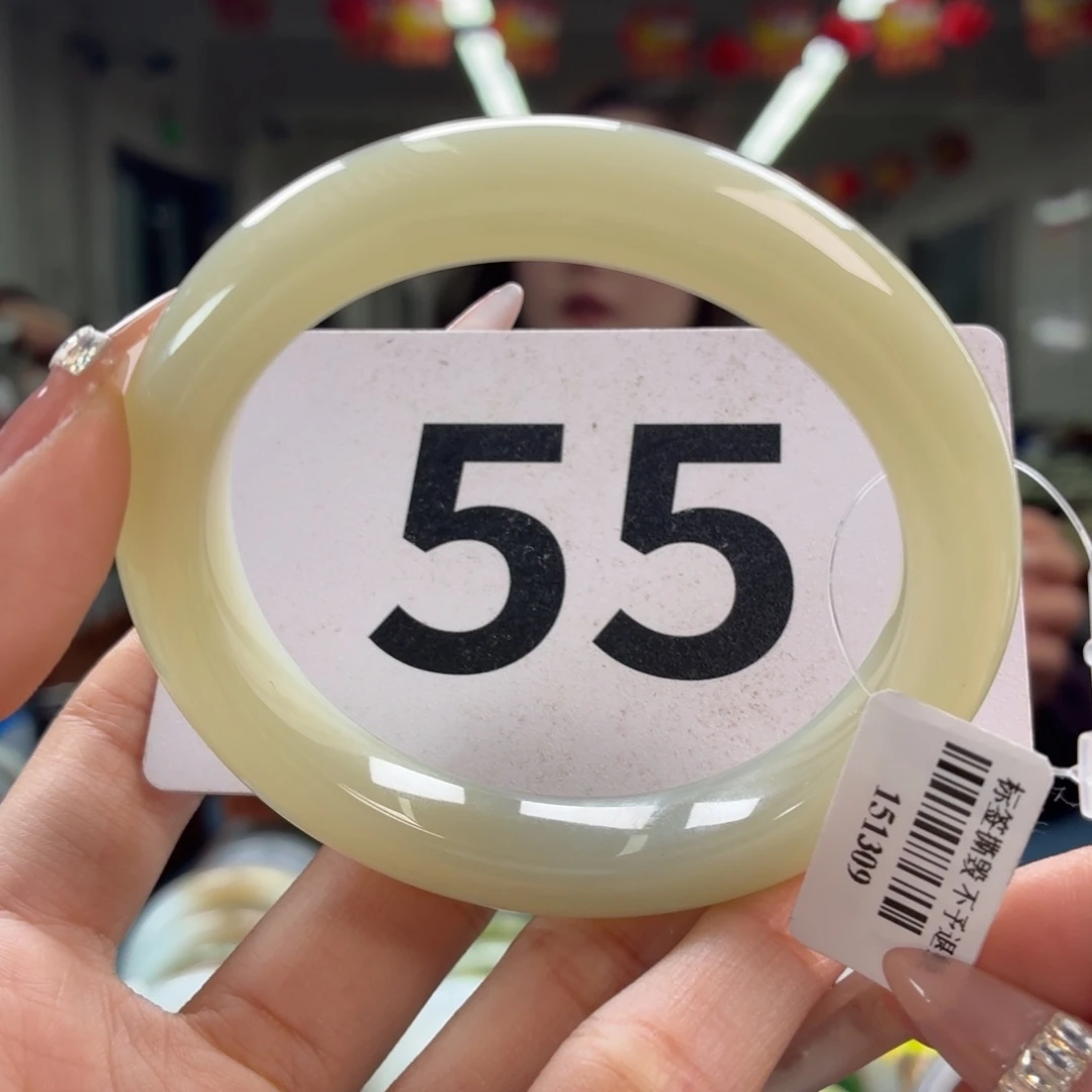 善***阁和田玉未镶嵌手镯