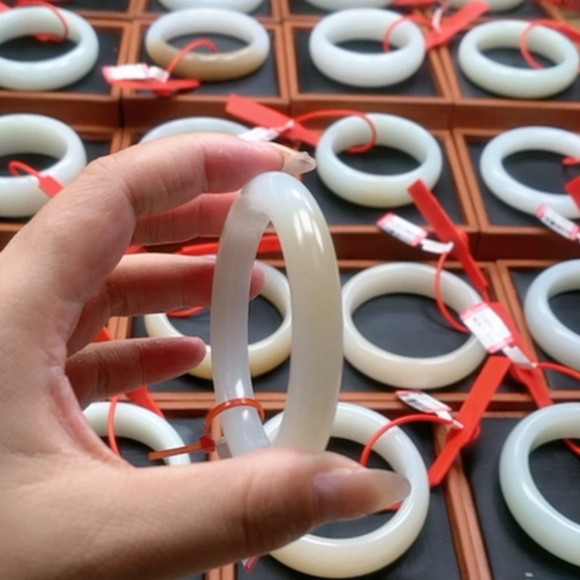 【闪购商品】未镶嵌手镯和田玉