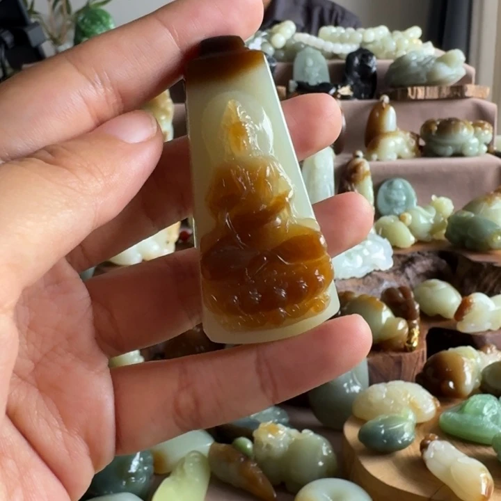 和田玉（糖玉）未镶嵌颈饰