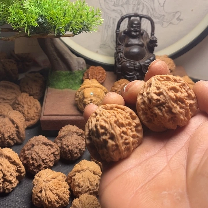 文玩核桃吊坠38白狮子