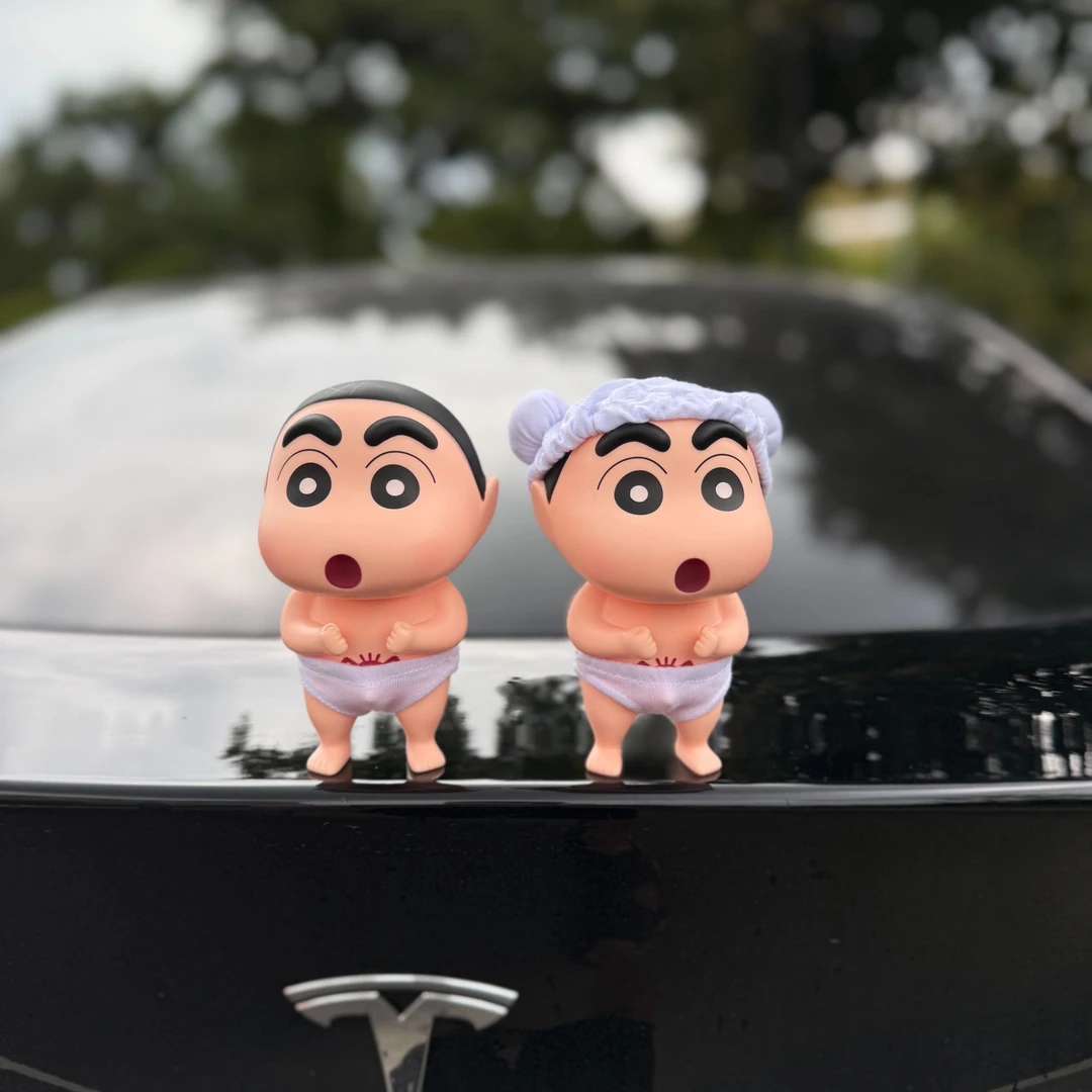 2025新款洗澡小新汽车尾部摆件可爱中控台装饰品车载个性装饰摆件