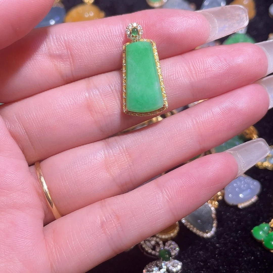 ****耀翡翠18K金镶嵌颈饰天然翡翠