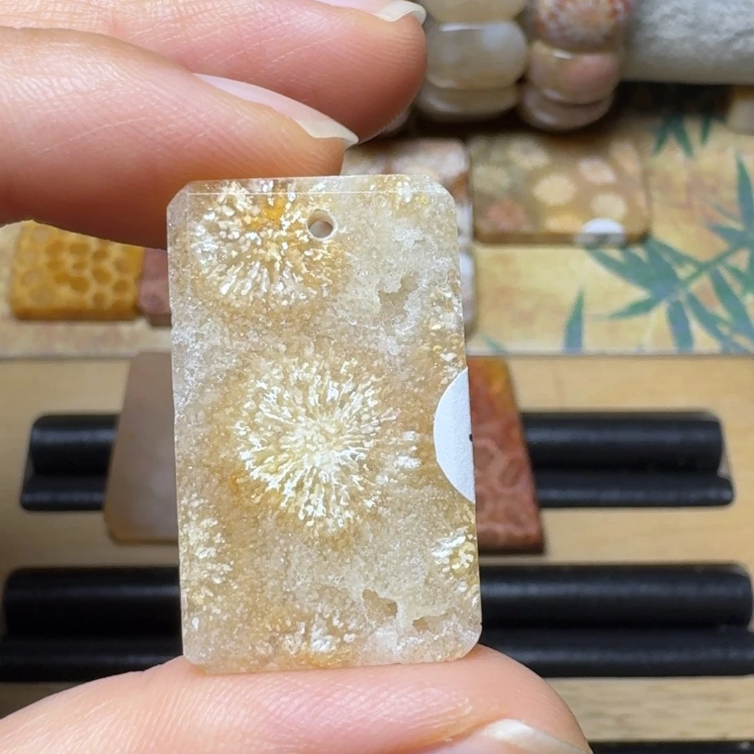 硅化玉爆闪晶花未镶嵌