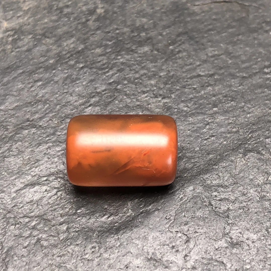 原矿川料南红玛瑙纯手工打磨尺寸13.6x8.9毫米，无裂