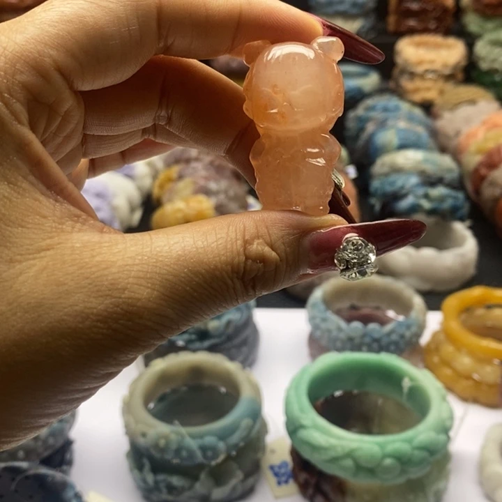 石英质玉手镯未镶嵌