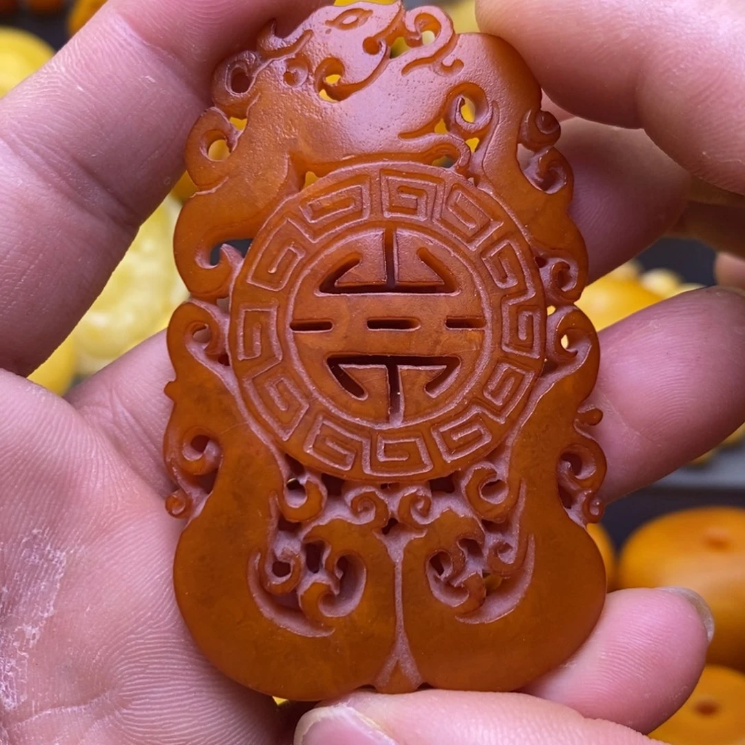 蜜蜡未镶嵌珠宝奇石