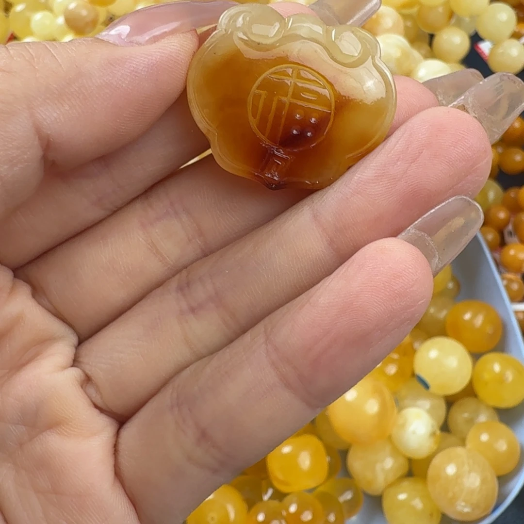 琥珀未镶嵌珠宝奇石