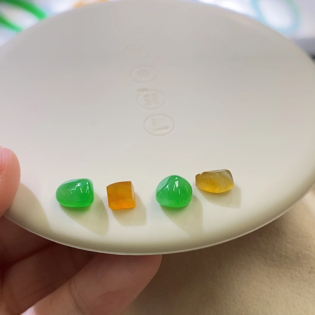 未镶嵌摆件翡翠随行