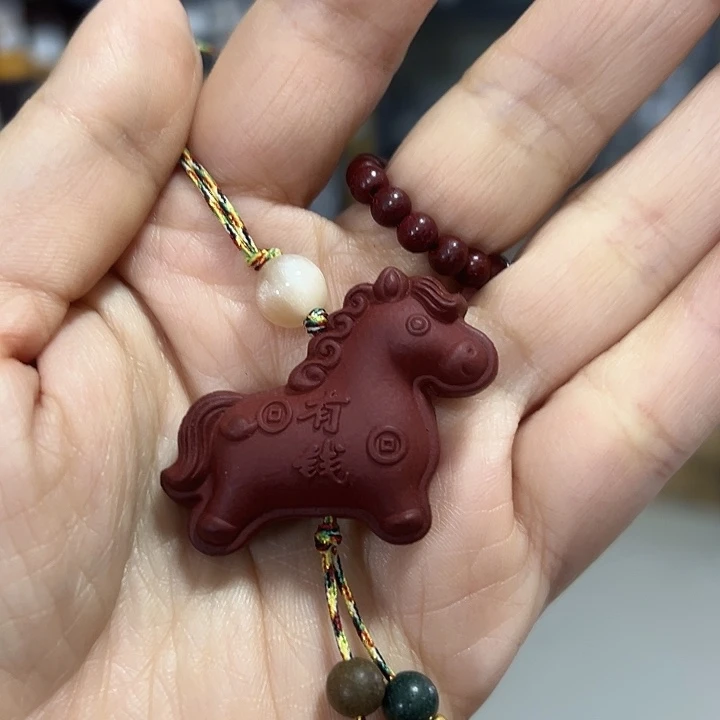 合香马红色手机挂