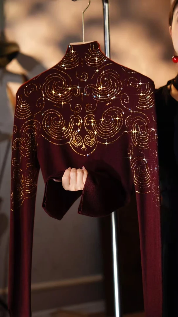 2229-大鹏（吉祥如意）2025新款百搭减龄烫钻重工气质时尚打底衫