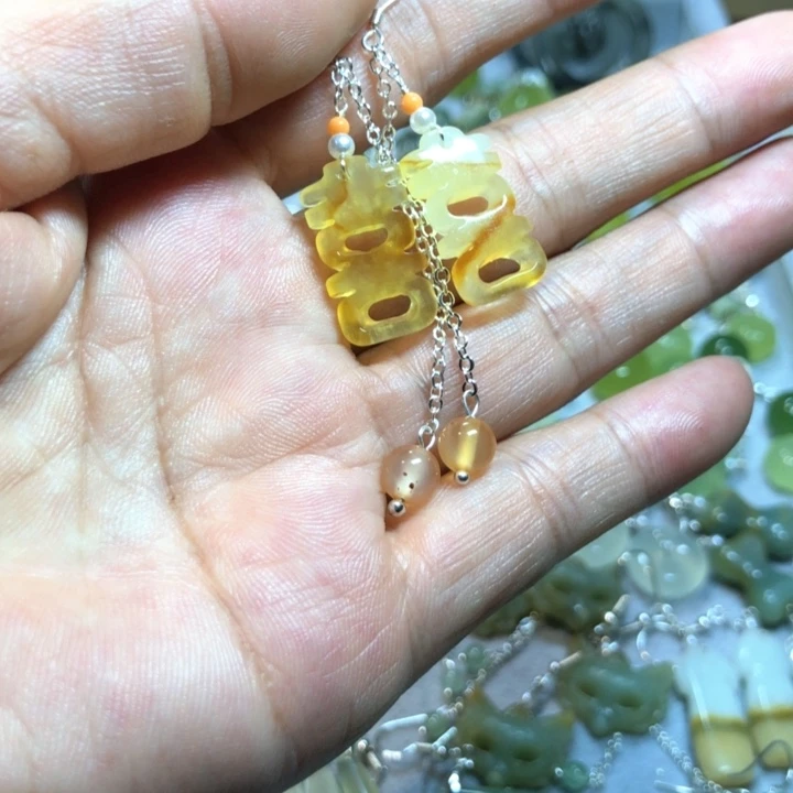 【闪购商品】蛇纹石玉手牌未镶嵌贺*心