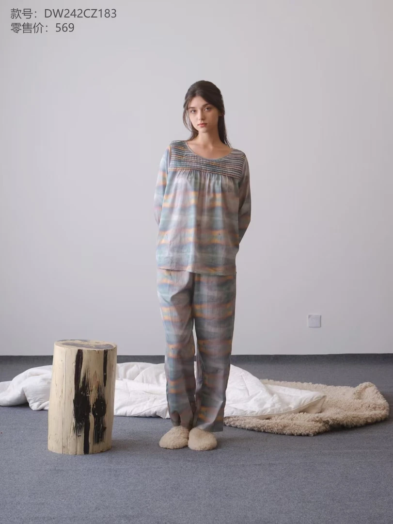 秋季女款印花彩云长袖圆领纯棉贡缎睡衣家居服