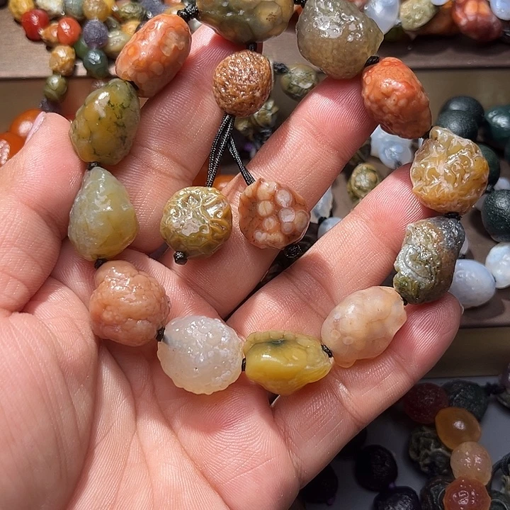 阿拉善彩玛瑙手串