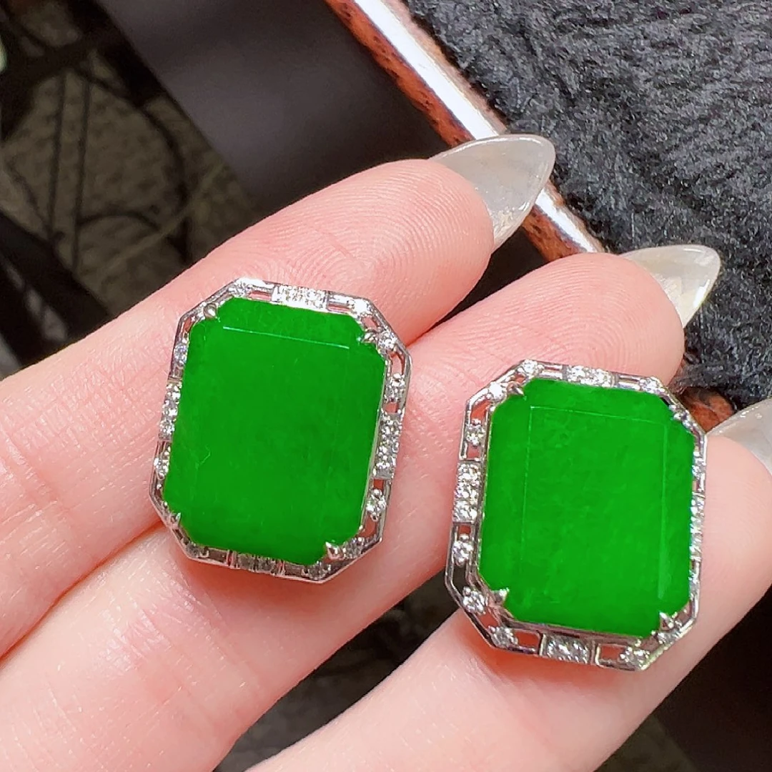 翡翠耳饰18K金镶嵌签收后24小时鉴赏期，过时不退