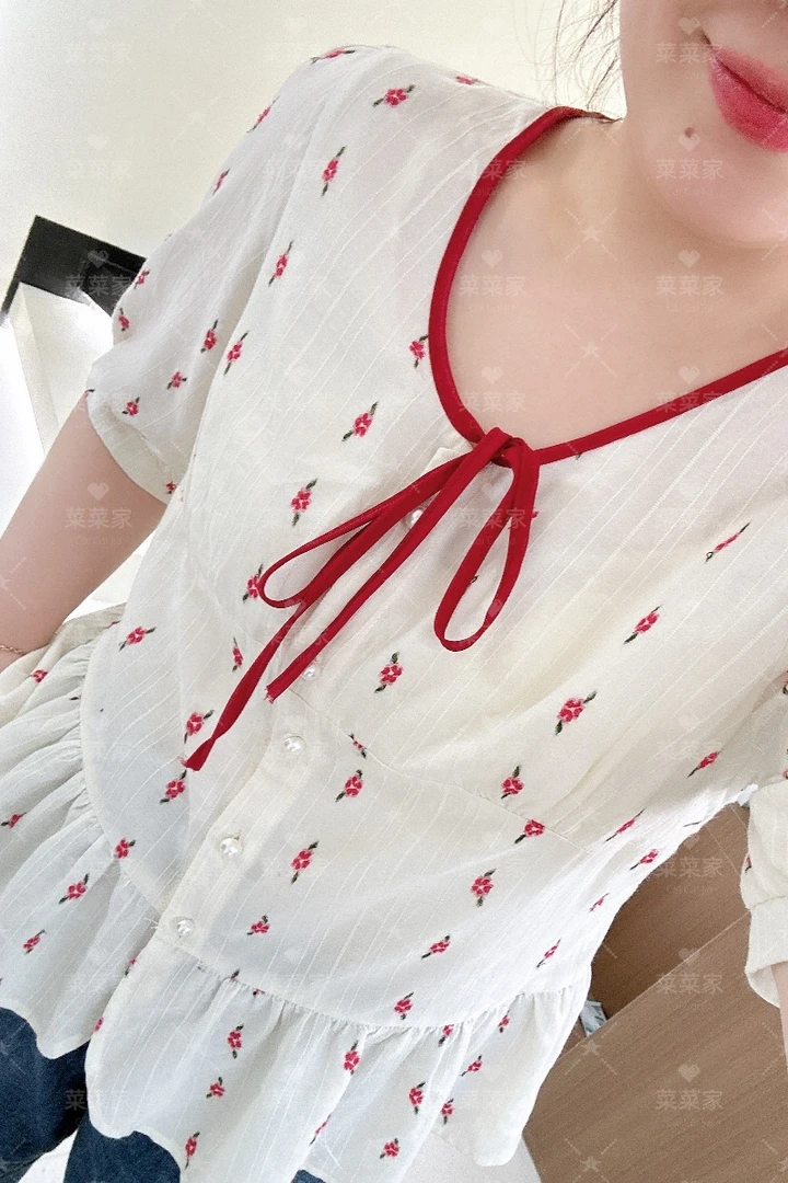 【现货不加单 菜菜家】2025夏季新款别致百搭绑带小花上衣CCC11428