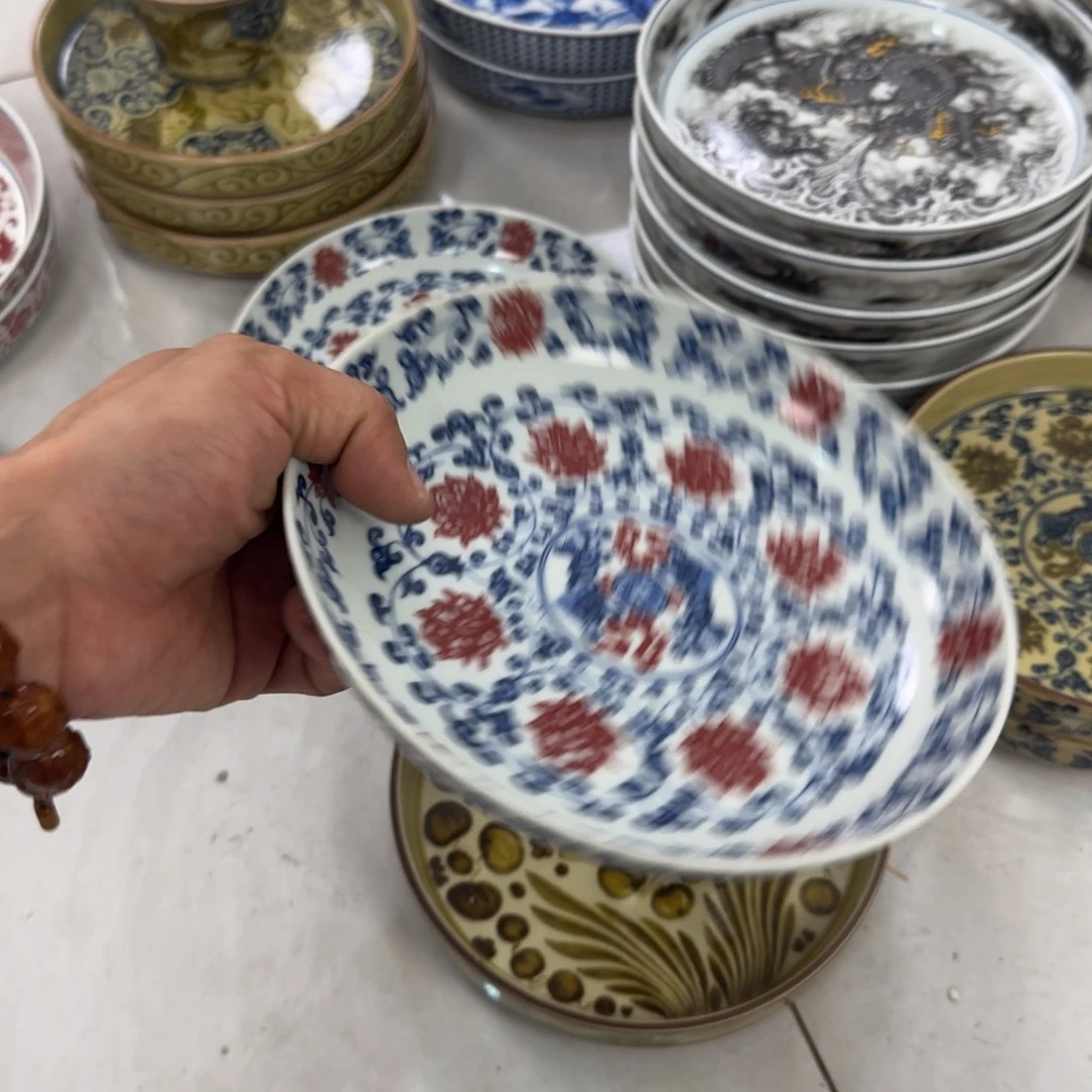 摆件釉里红缠枝莲大壶承