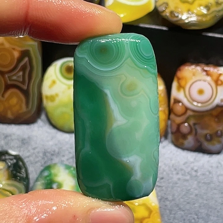 吉***姐玛瑙/玉髓未镶嵌珠宝奇石