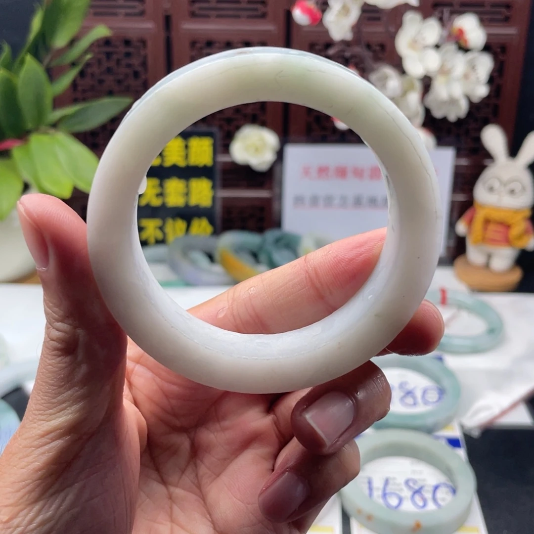 定制翡翠未镶嵌翡翠手镯定制