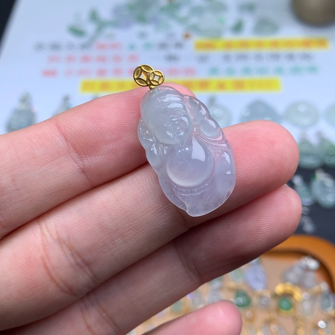 翡翠18K金镶嵌颈饰财神