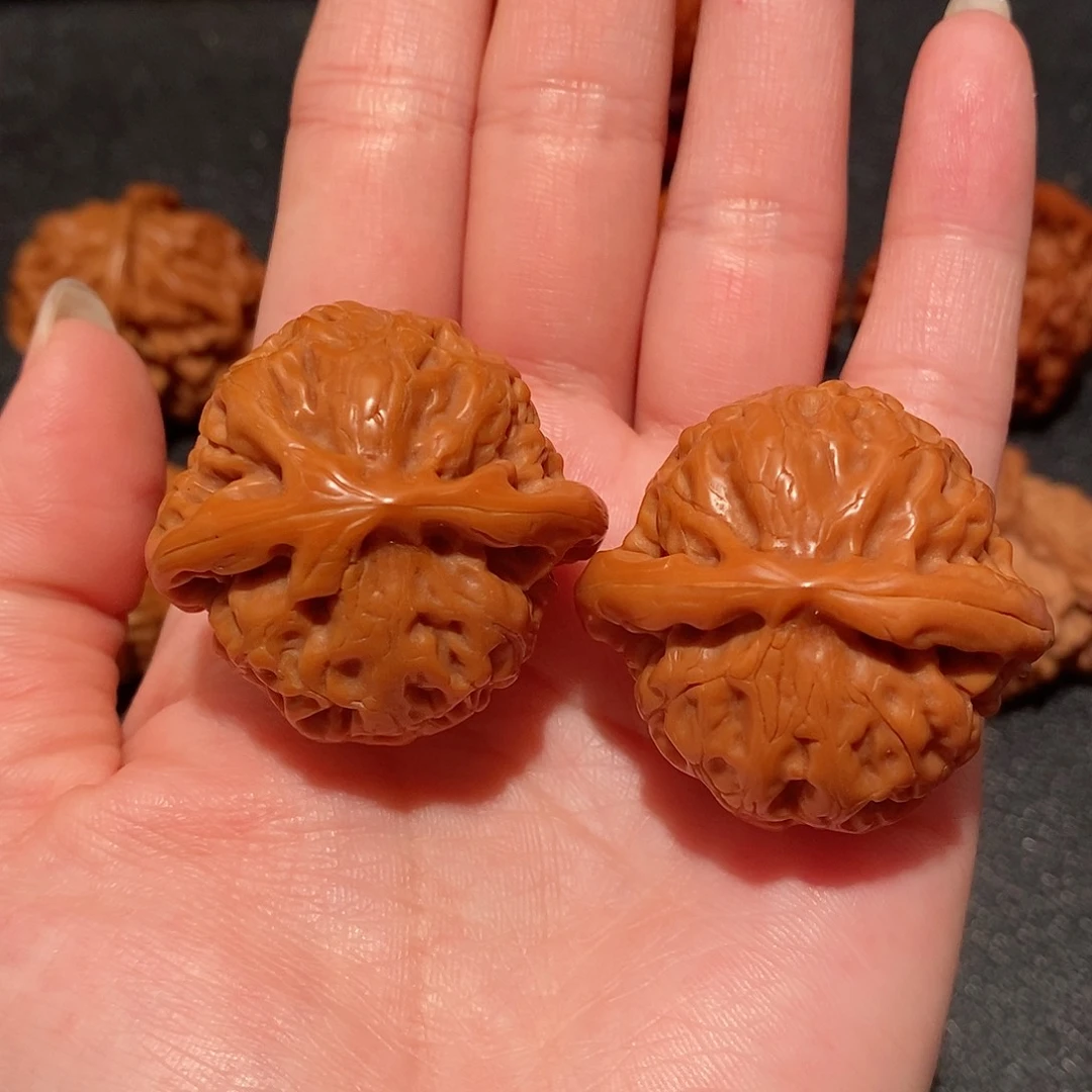 文玩核桃把件宫灯