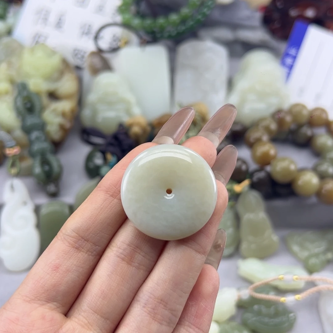 和田玉未镶嵌颈饰和田玉挂件默认有瑕疵