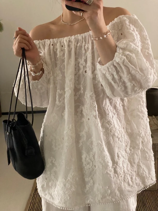 炫色小众设计一字肩刺绣立体小花白上衣