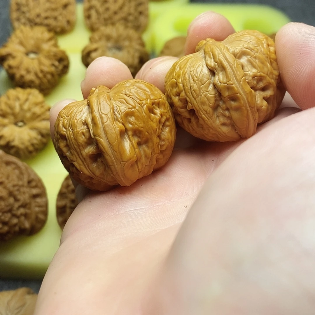 世***雨34尺元宝文玩核桃