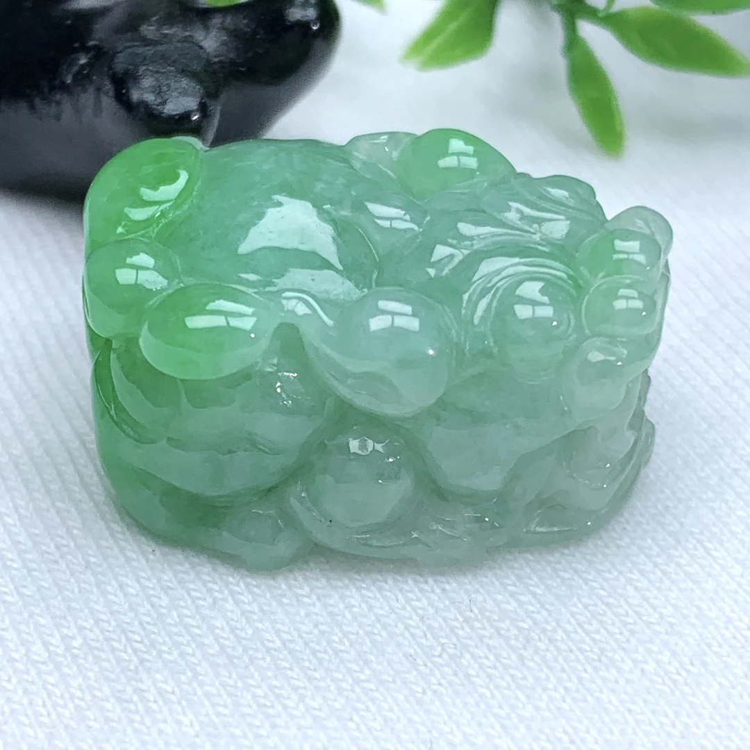 天然缅甸翡翠A货冰润满绿胖胖貔貅吊坠圆润饱满26−19.5−12.6mm