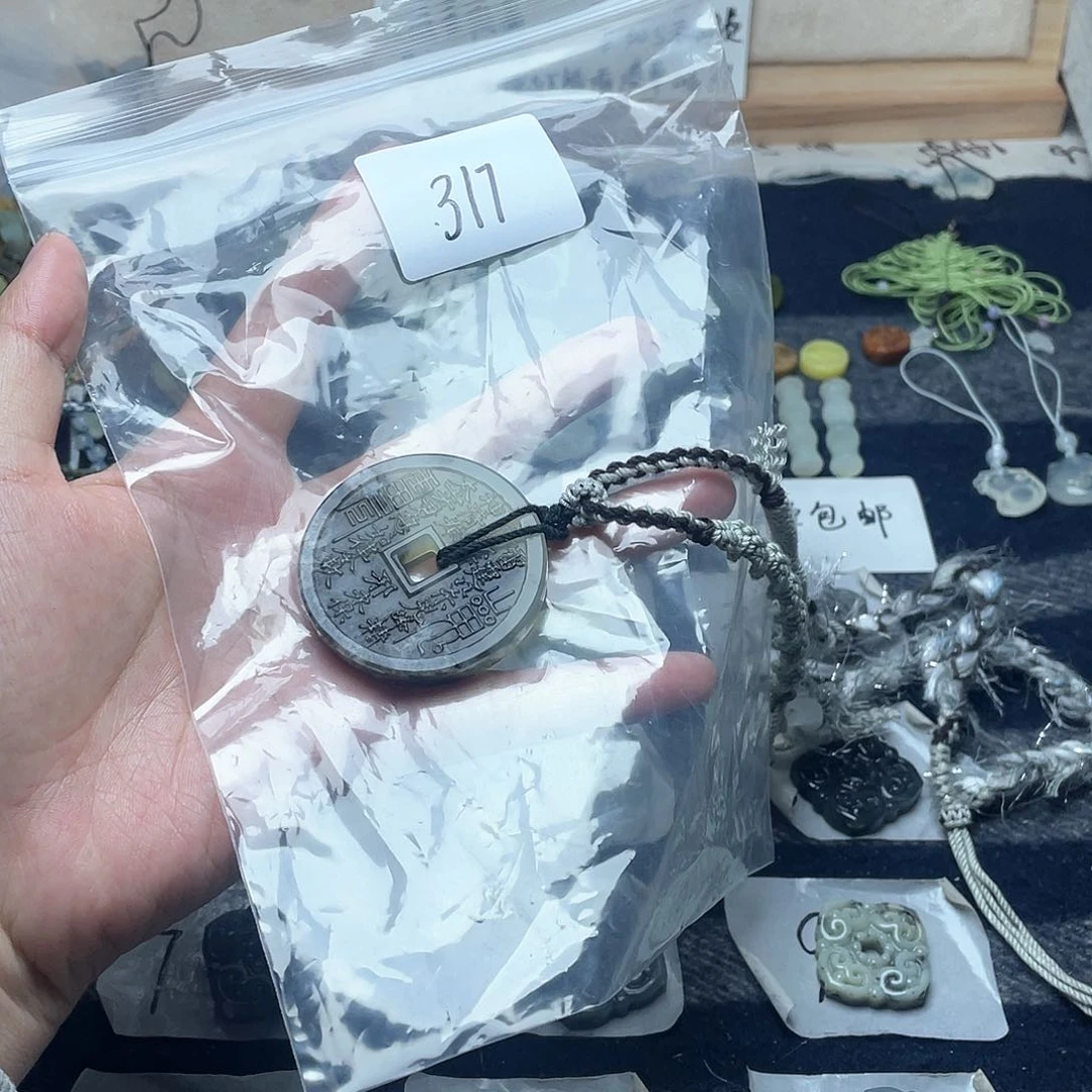 蛇纹石玉颈饰未镶嵌甜*笨