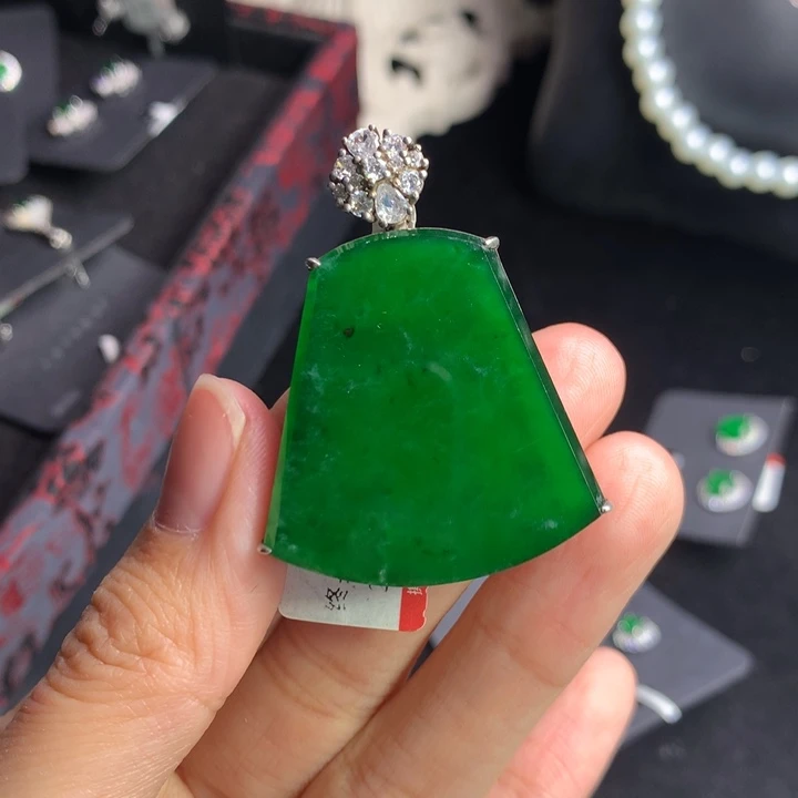 【闪购商品】翡翠颈饰银S925镶嵌A**_天然翡翠