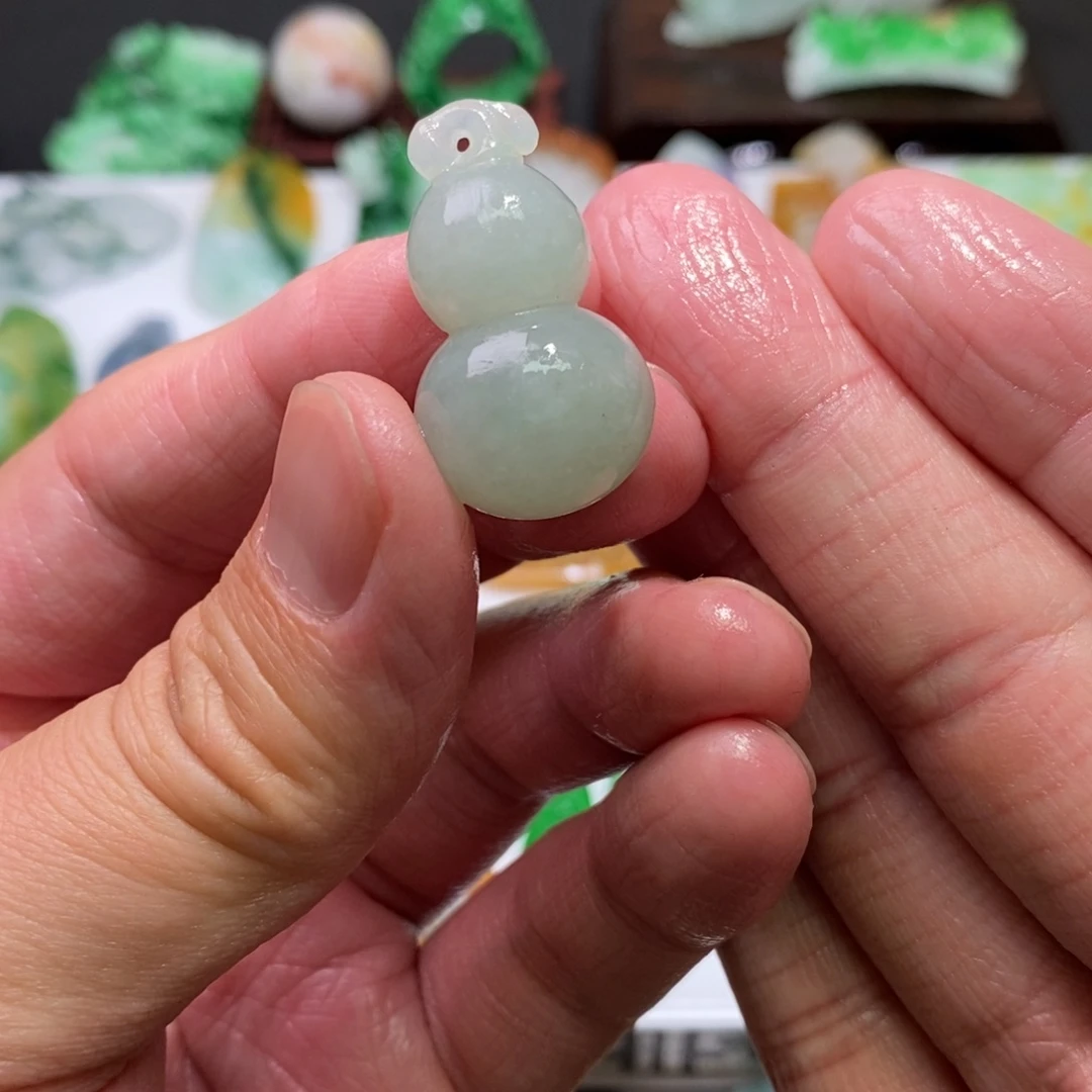 定制翡翠未镶嵌吊坠