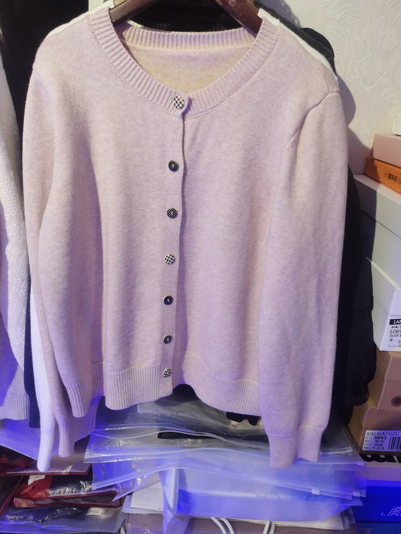 苗苗家~扣子毛衣开衫