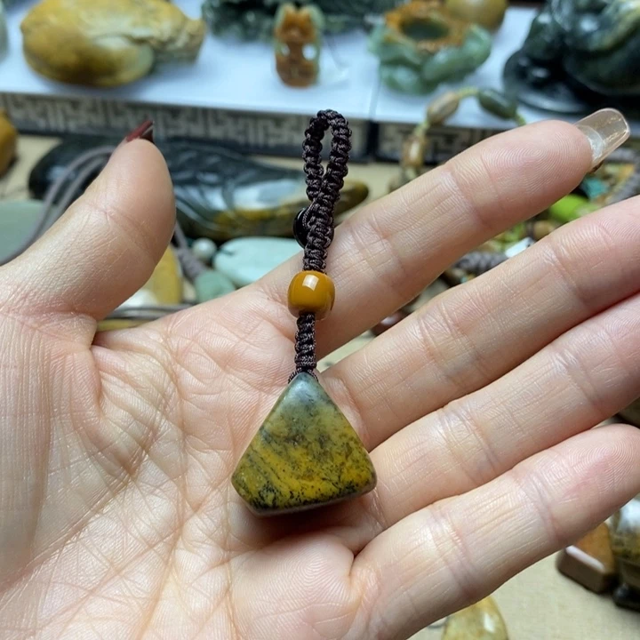 透闪石质玉手把未镶嵌