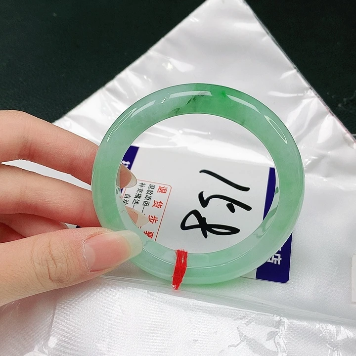 未镶嵌手镯翡翠春*翡翠手镯