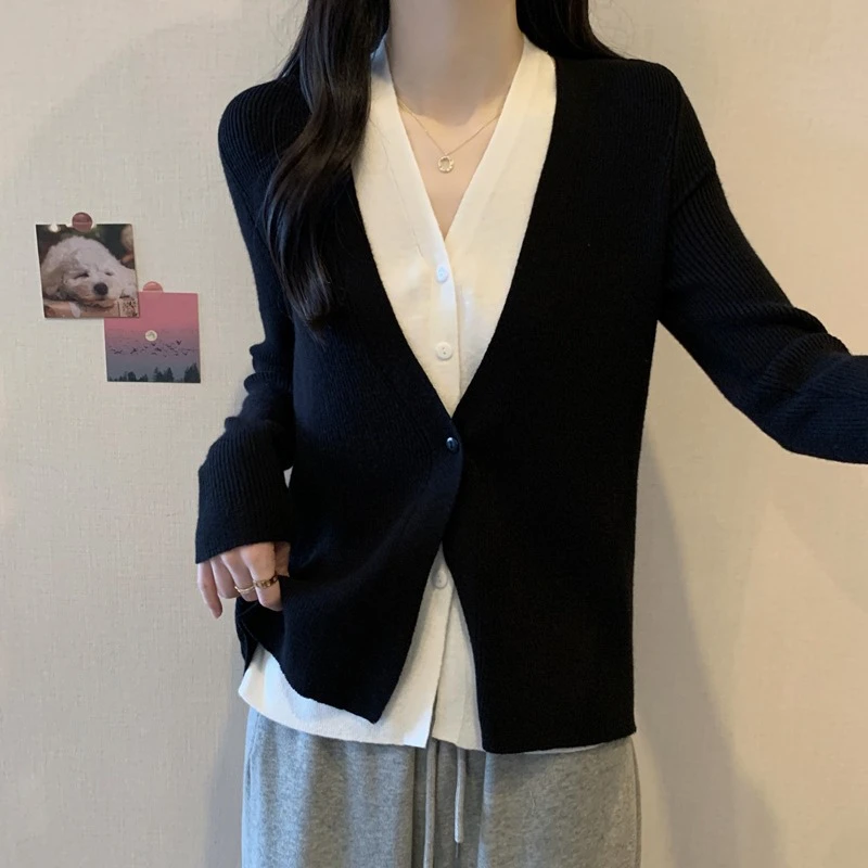 大码假两件挂脖V领长袖针织开衫女春秋胖MM宽松显瘦百搭洋气上衣