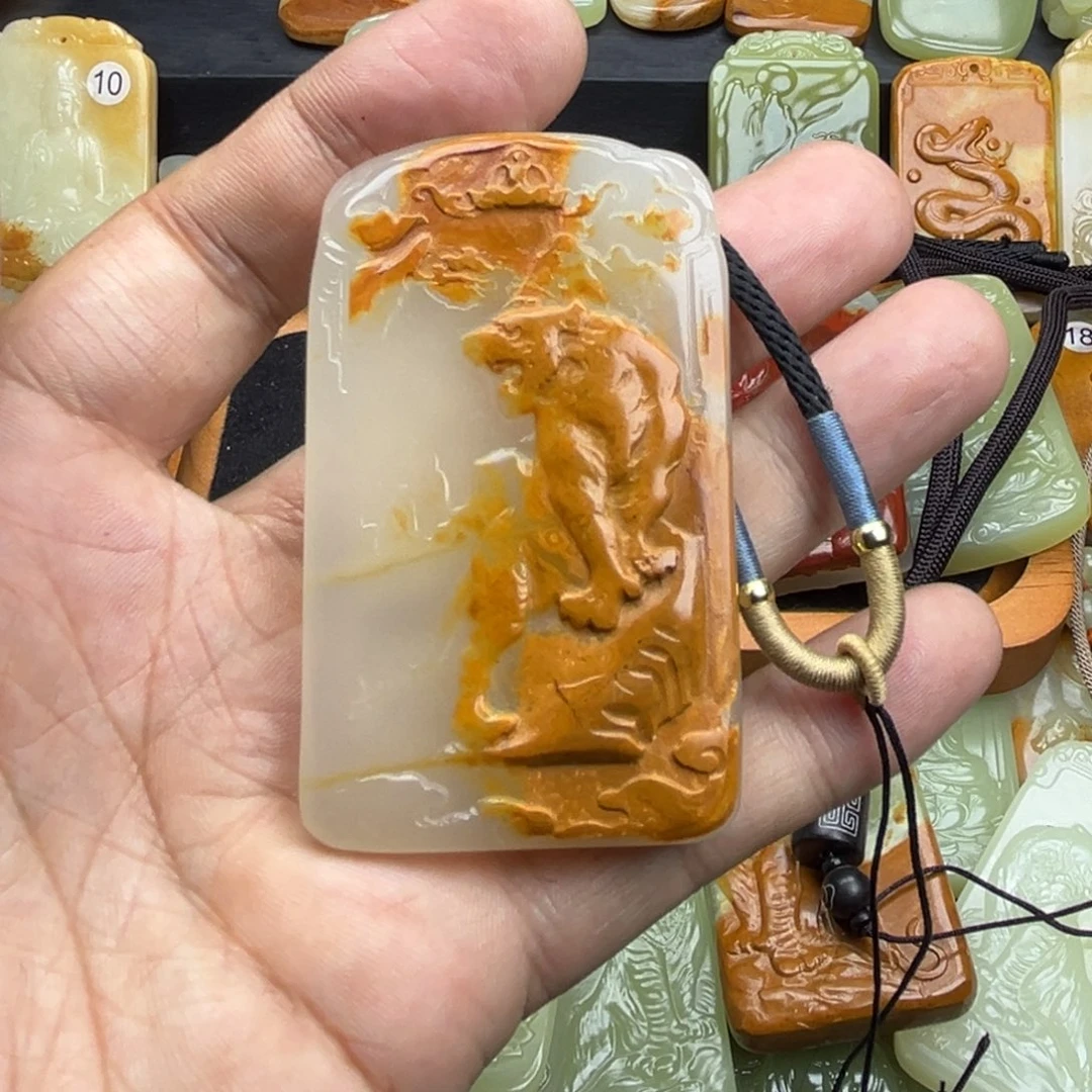 时尚潮流生肖虎牌子