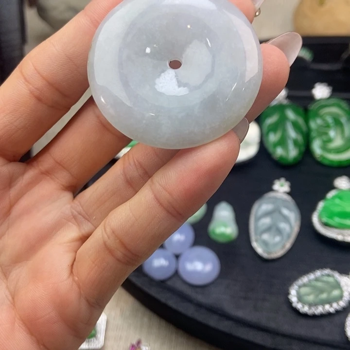 翡翠颈饰未镶嵌天然a货翡翠