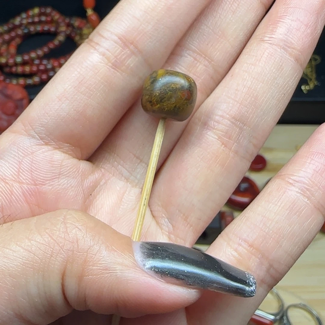 未镶嵌配饰南红玛瑙