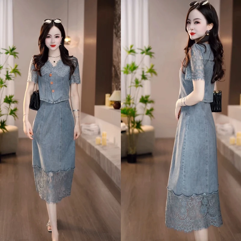 2025春季蓝色蕾丝V领时髦牛仔拼接活力减龄假两件连衣裙M-4XL