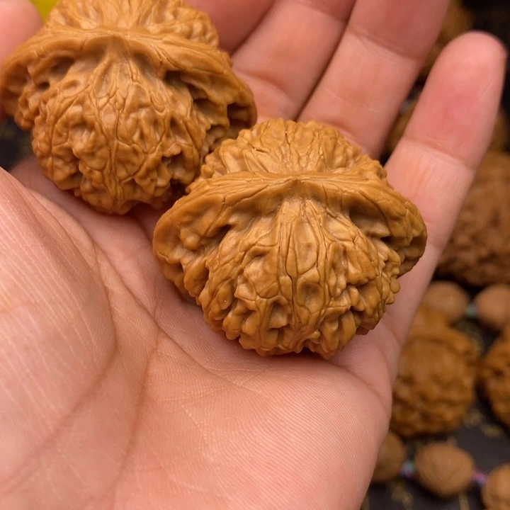 文玩核桃把件手****8宫灯42