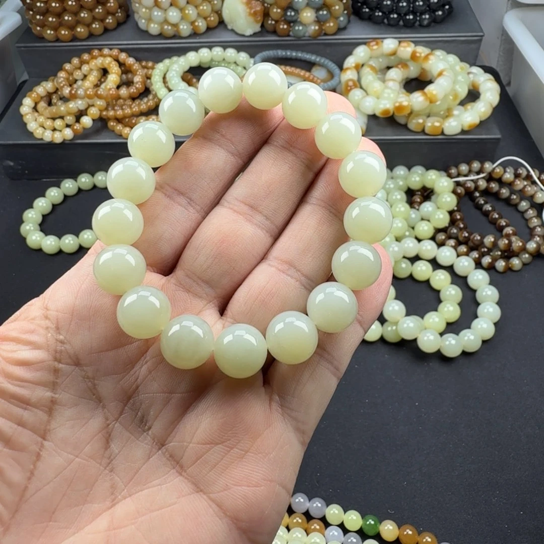 江***和田玉未镶嵌手链