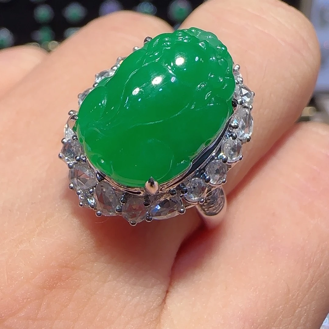 翡翠戒指18K金镶嵌貔貅