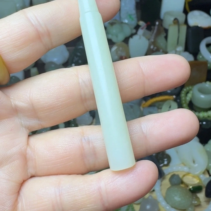 威***坤和田玉未镶嵌颈饰