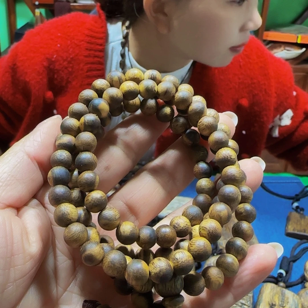 沉香碎屑沉香海南白奇乌身老料花珠17克