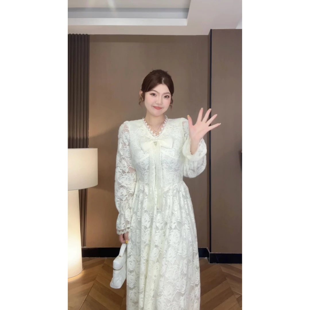 大码mm蕾丝长袖V领提花边收腰长款连衣裙子女冬气质长裙