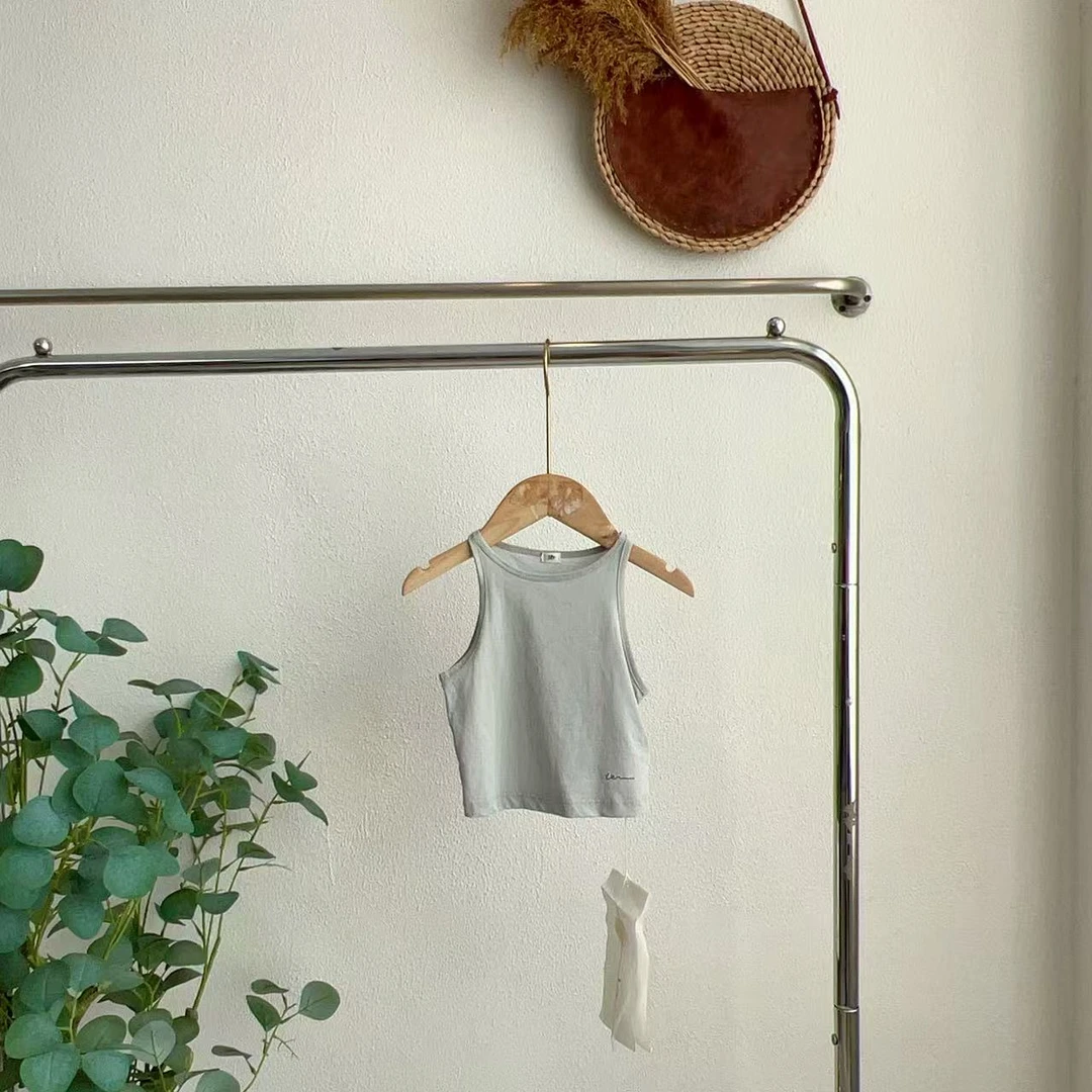 6910而浅灰无袖背心