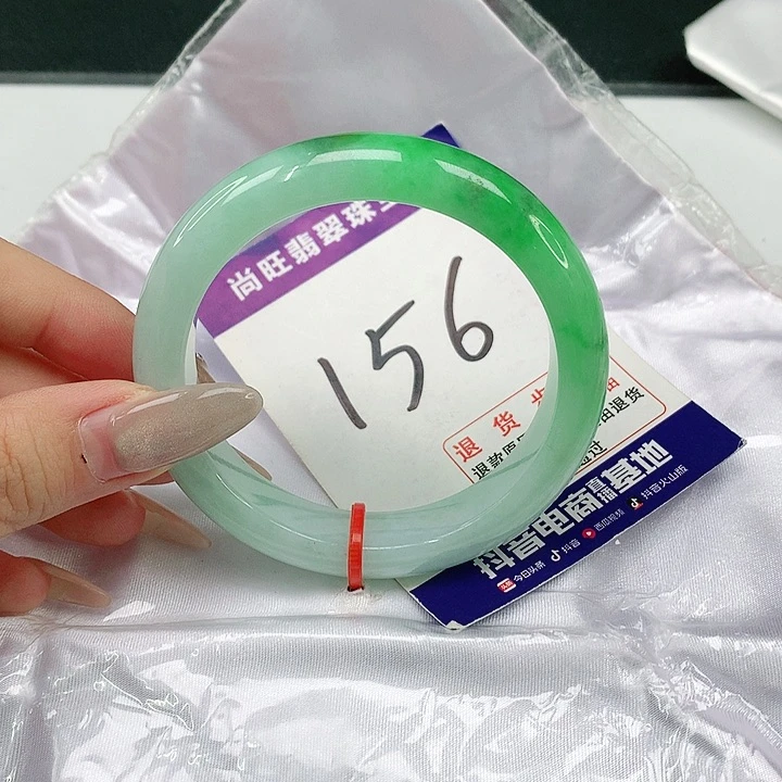 翡翠手镯未镶嵌翡翠12
