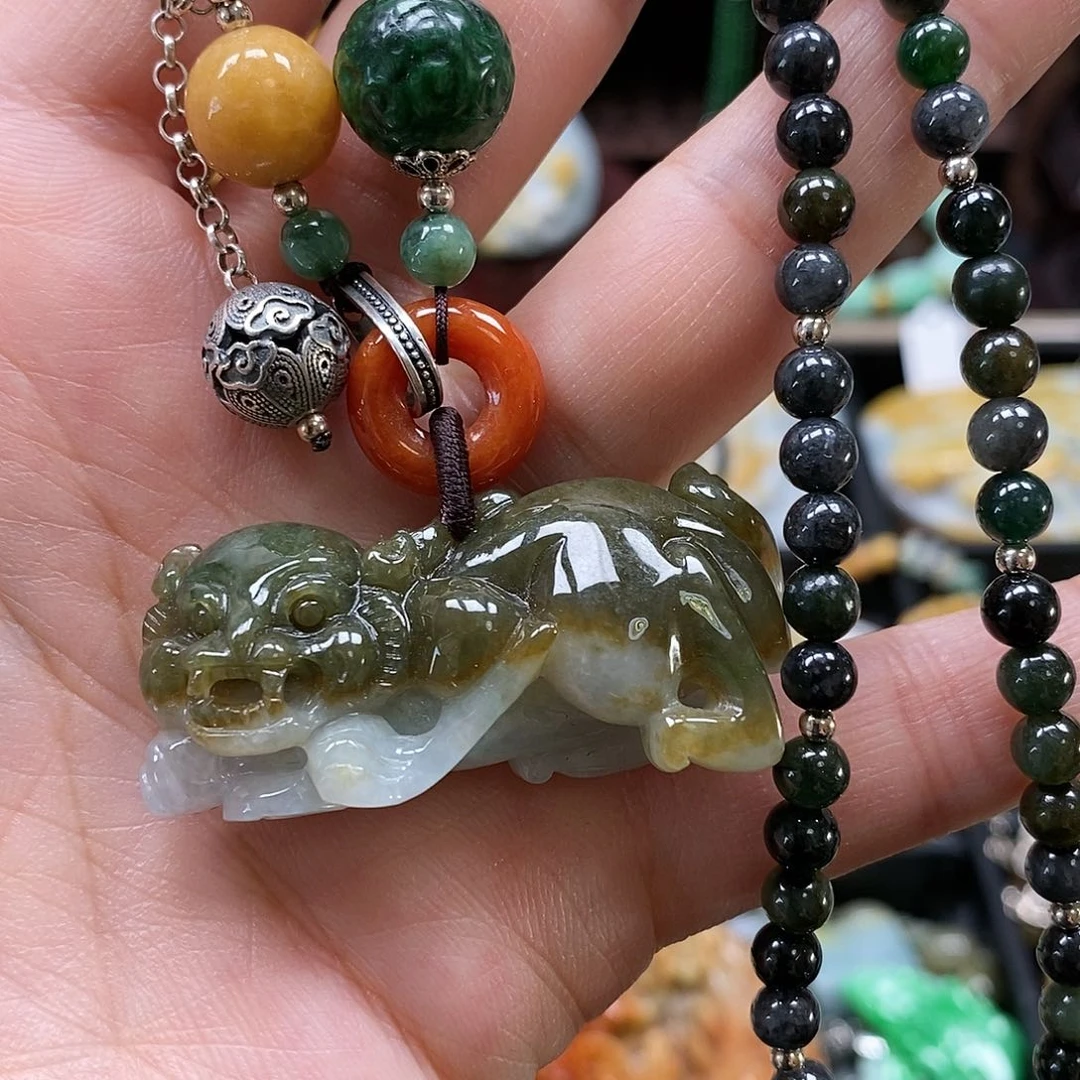 翡翠颈饰未镶嵌翡翠