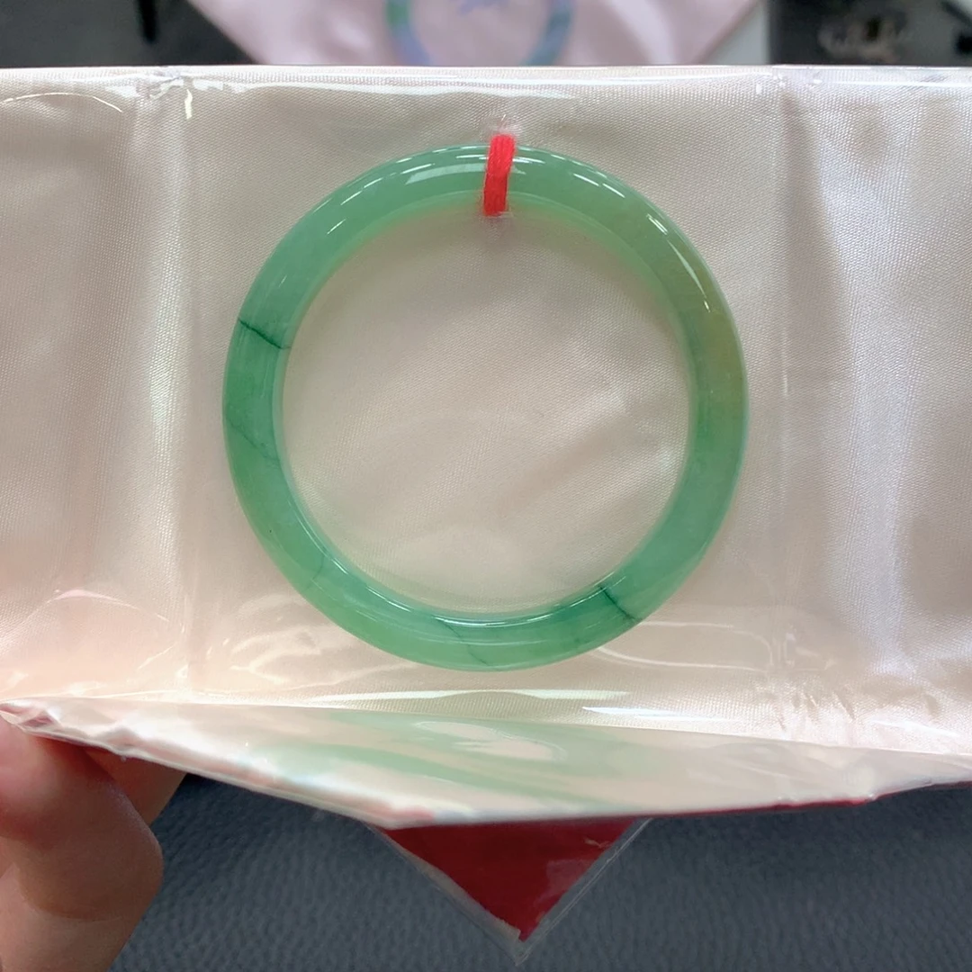 翡翠未镶嵌手镯18